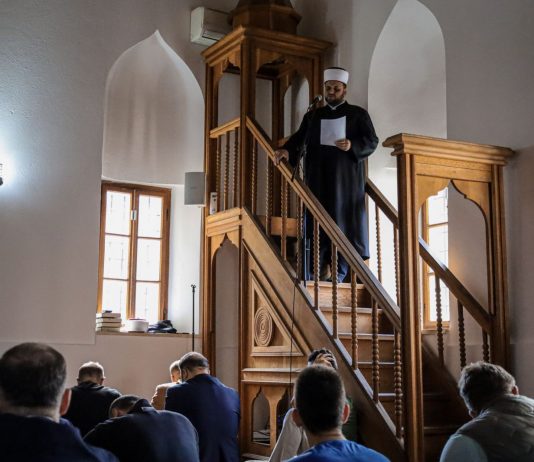 Hutba glavnog imama mr. Dine-ef. Maksumića u Sultan Selimovom mesdžidu