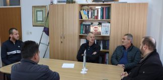 Novčani iznos prikupljen na sergiji u mostarskim džematima za liječenje šestogodišnjeg dječaka uručen porodici Lulić