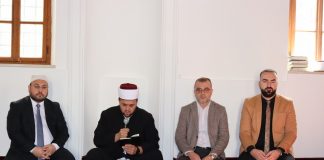 U Sultan Selimovom mesdžidu poklonjena hatma dova pred dušu vakifa u povodu 555 godišnjice njegovog rođenja