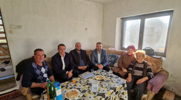Delegacija Medžlisa IZ-e Mostar posjetila Fatimu Fatu Čolić na Ravnim