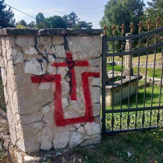 ustaski-simbol-na-mazarju-u-livnu_27_7_26 (1)
